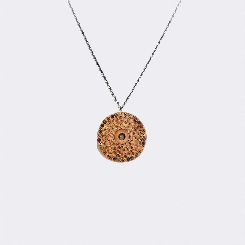 Collana in legno