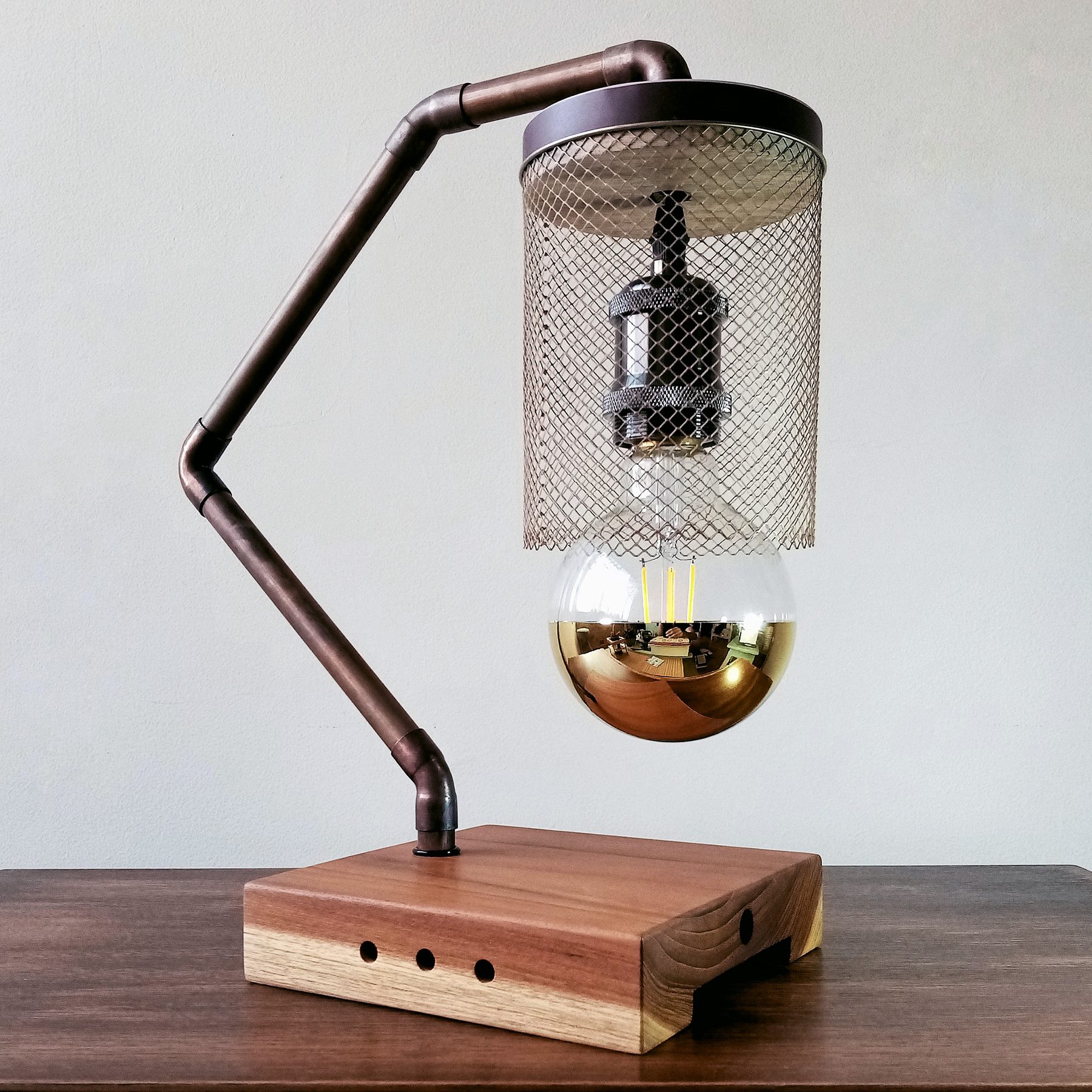 Lampada da tavolo industriale vintage
